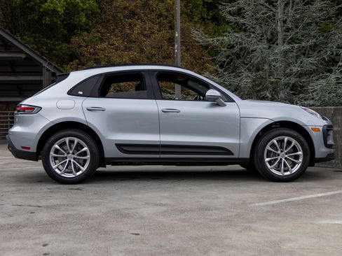 Certified 2026 Porsche Macan AWD/4WD image 12