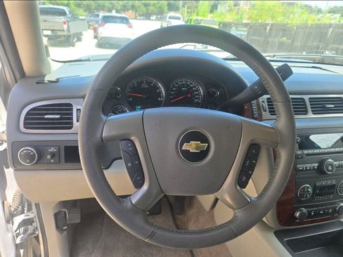 Used 2014 Chevrolet Tahoe LT RWD image 9