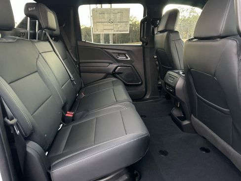 New 2025 Chevrolet Silverado EV LT image 13