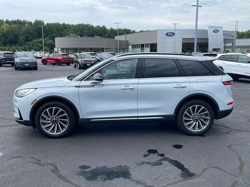 Used 2025 Lincoln Corsair Reserve AWD/4WD image 2