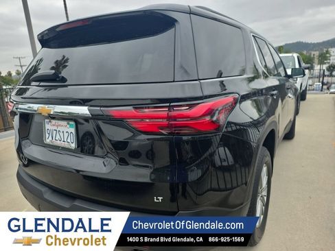 Used 2023 Chevrolet Traverse LT FWD image 5