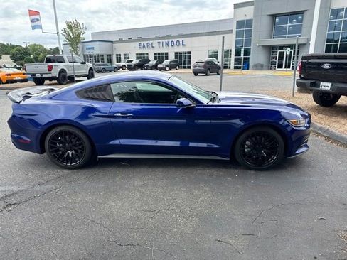Used 2016 Ford Mustang Coupe RWD image 5