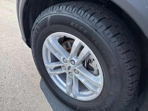 Used 2023 Ford Explorer XLT w/ Equipment Group 202A image 35