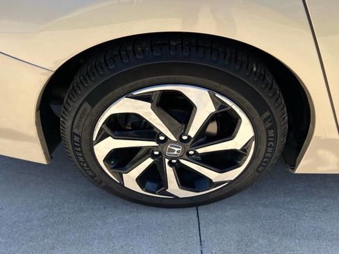 Used 2017 Honda Accord EX-L image 11