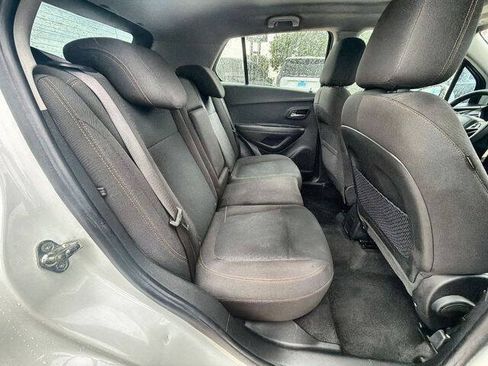 Used 2018 Chevrolet Trax LS FWD image 25