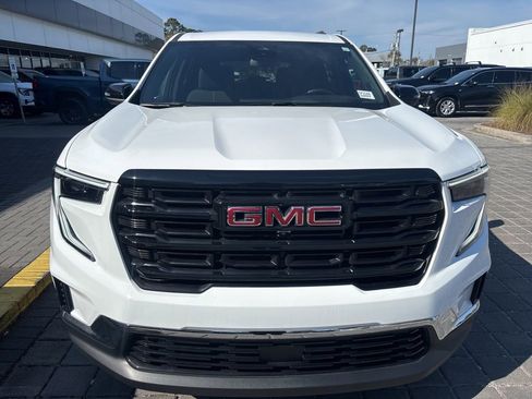 Used 2025 GMC Acadia Elevation image 6