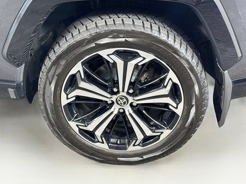 Certified 2022 Toyota RAV4 XSE w/ Premium Package AWD/4WD image 9