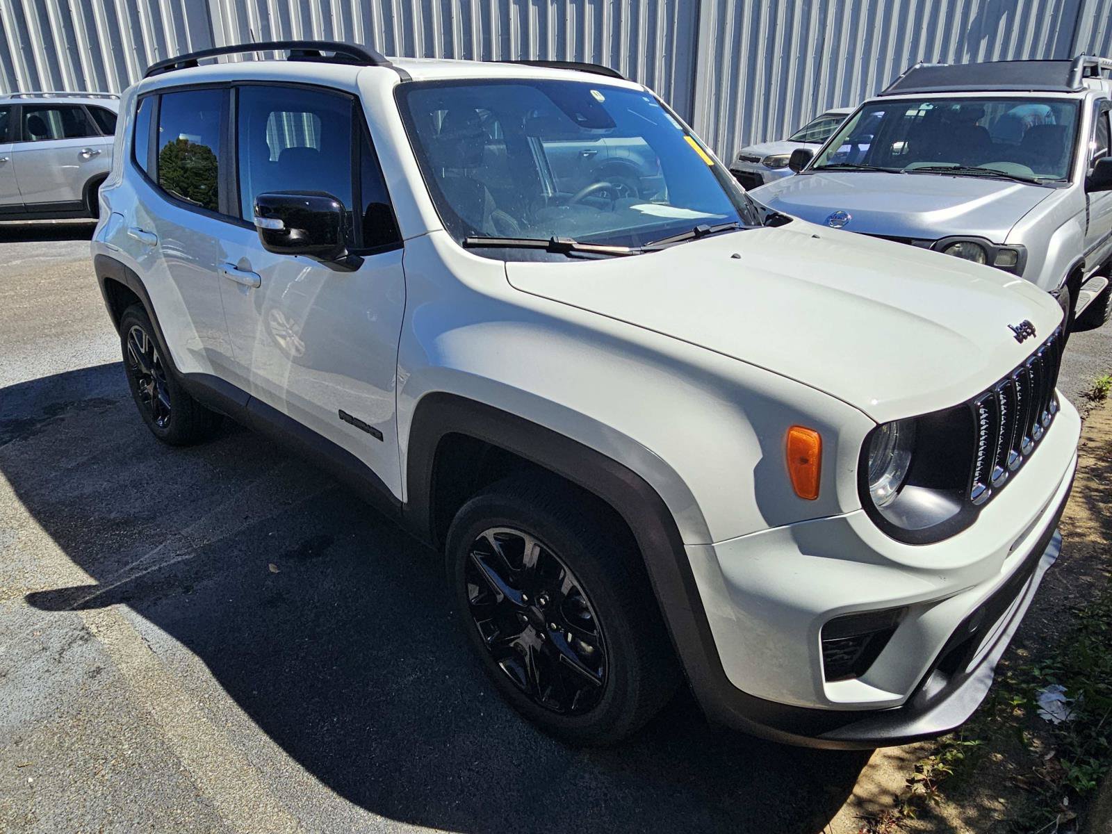 Used 2022 Jeep Renegade Altitude AWD/4WD image 8