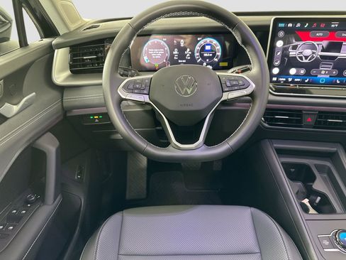 New 2026 Volkswagen Tiguan SE image 21