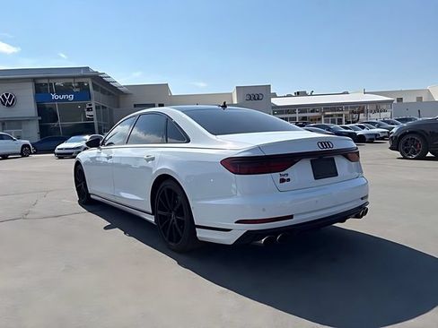 Used 2022 Audi S8 AWD/4WD image 5