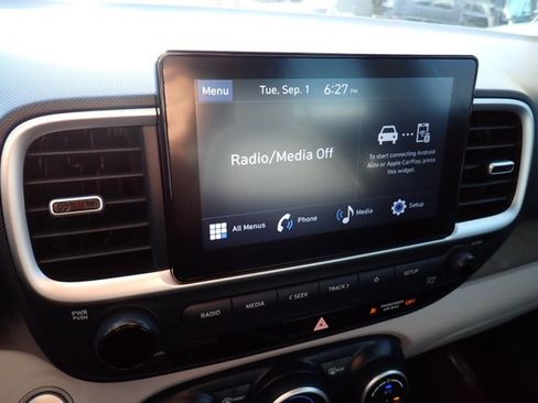 Used 2026 Hyundai Venue SEL FWD image 22