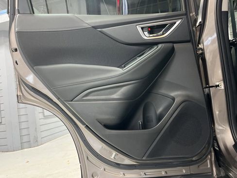 Used 2023 Subaru Forester Premium image 30