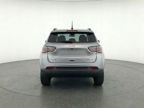 Used 2025 Jeep Compass Limited image 7