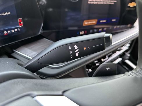 New 2026 Chevrolet Suburban Premier image 23