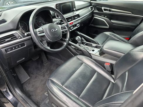 Used 2020 Kia Telluride S w/ S 8 Passenger Seating Package AWD/4WD image 12