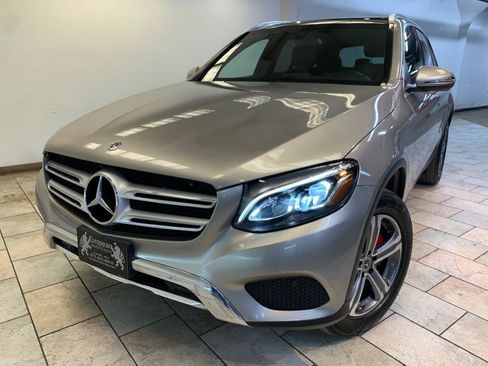Used 2019 Mercedes-Benz GLC 300 4MATIC image 1