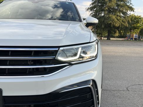 Certified 2022 Volkswagen Tiguan SEL R-Line AWD/4WD image 5