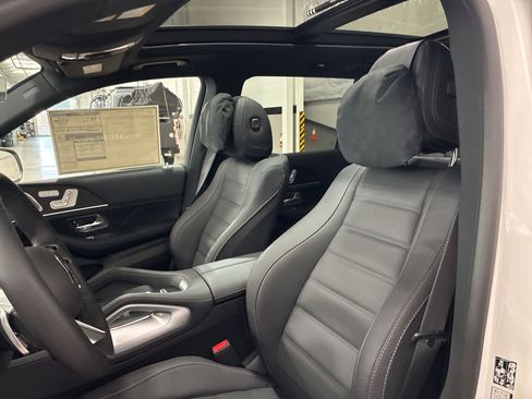 New 2026 Mercedes-Benz GLS 580 4MATIC image 10