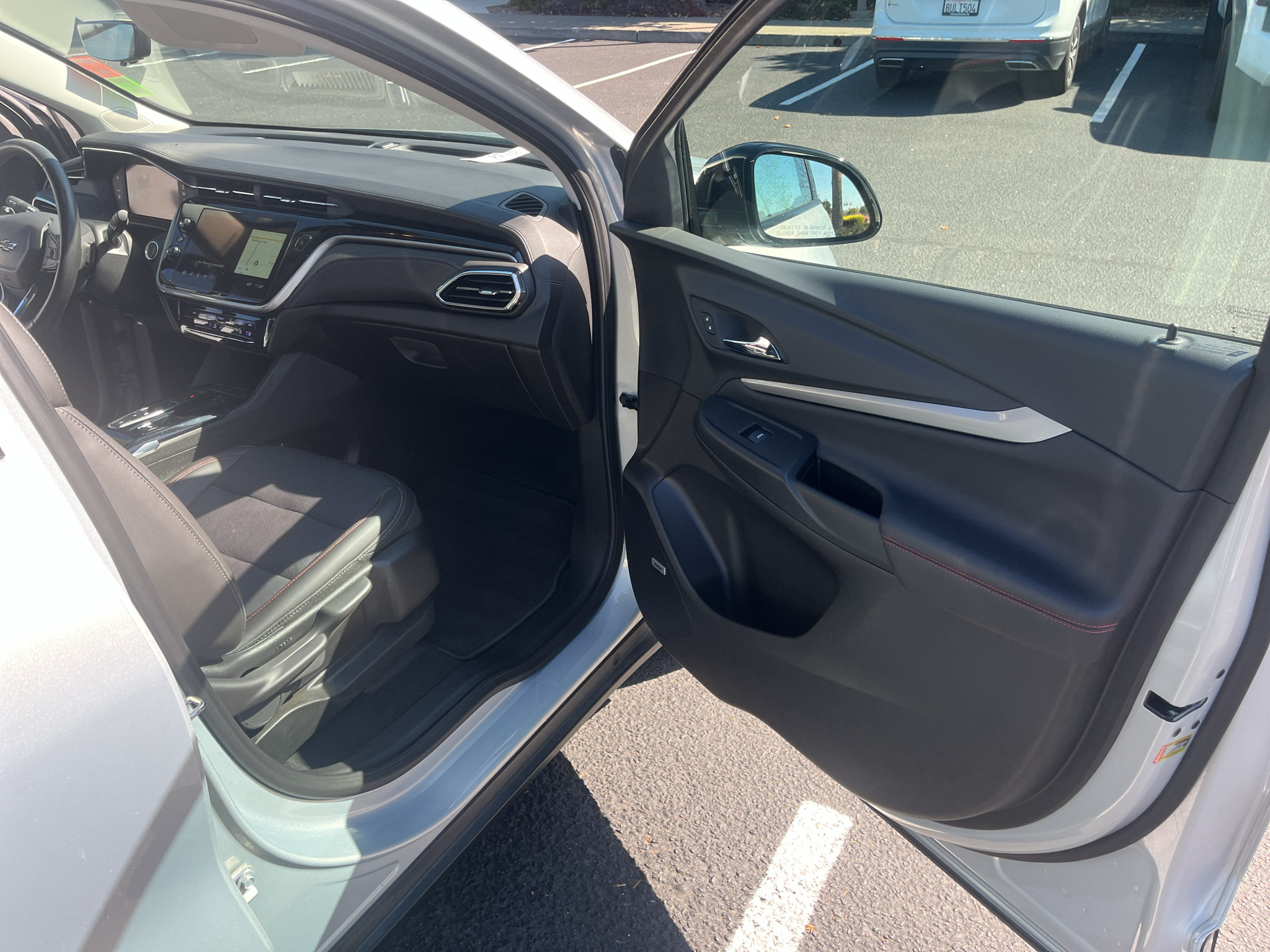 Used 2023 Chevrolet Bolt EUV Premier w/ Sun & Sound Package FWD image 30
