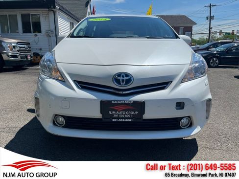 Used 2014 Toyota Prius V Five FWD image 3