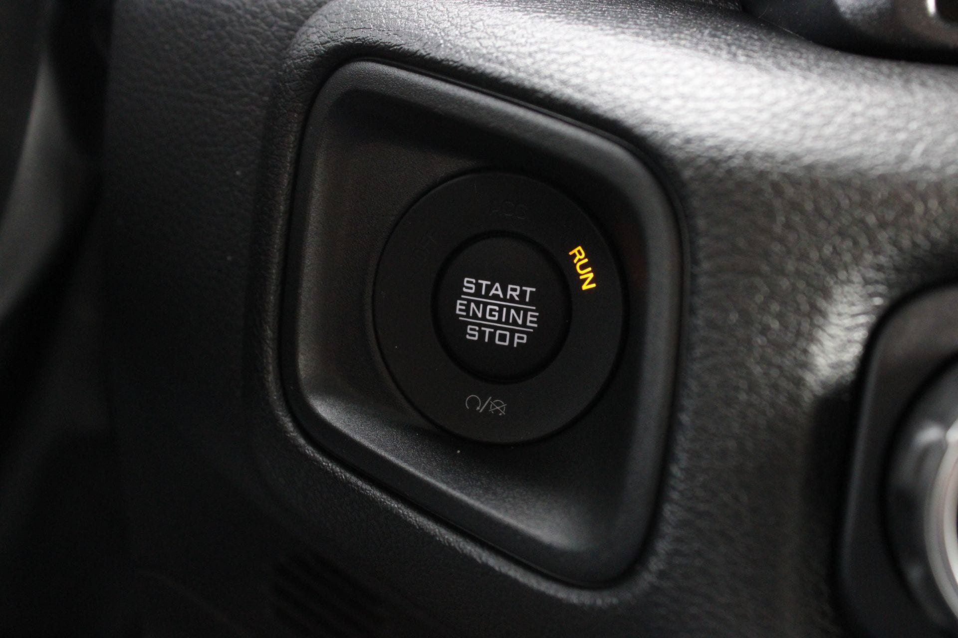 New 2026 Jeep Gladiator Sport AWD/4WD image 32