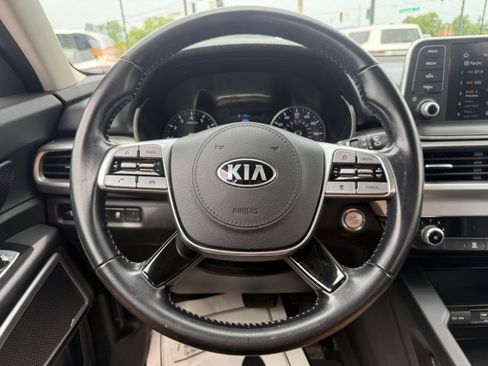 Used 2021 Kia Telluride LX FWD image 17