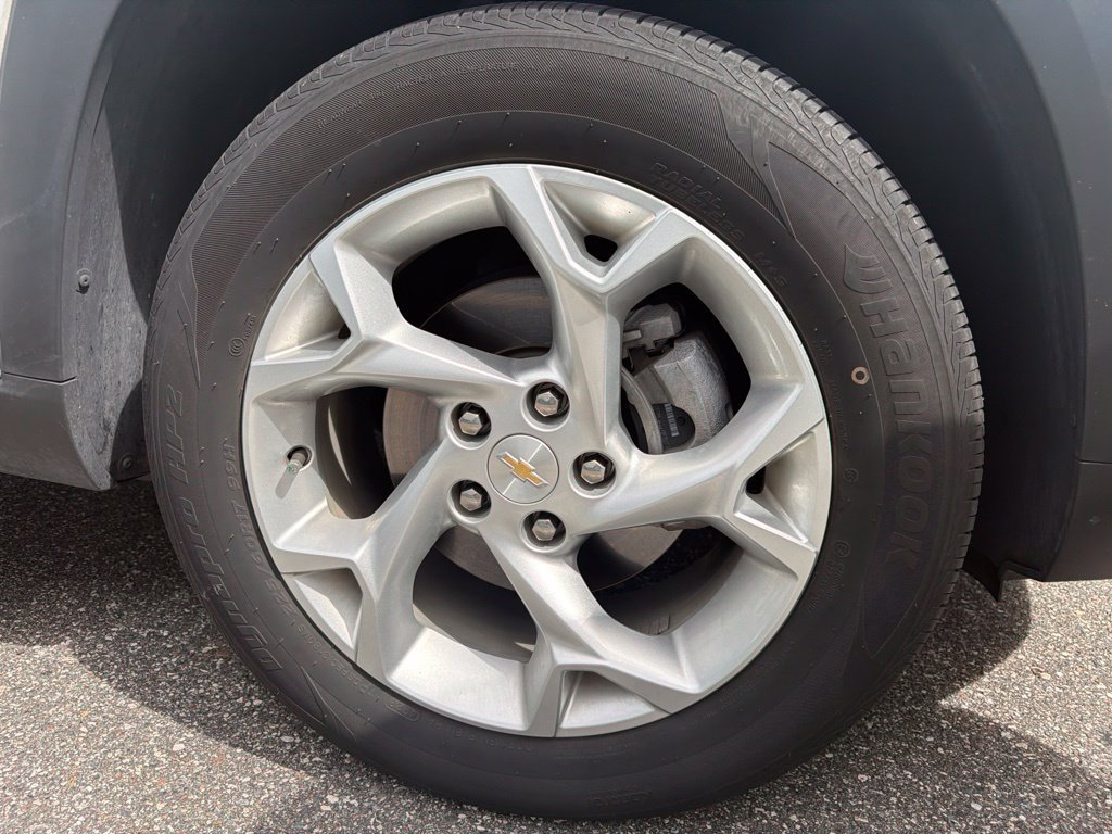 Used 2024 Chevrolet Trax LS w/ LS Convenience Package FWD image 9