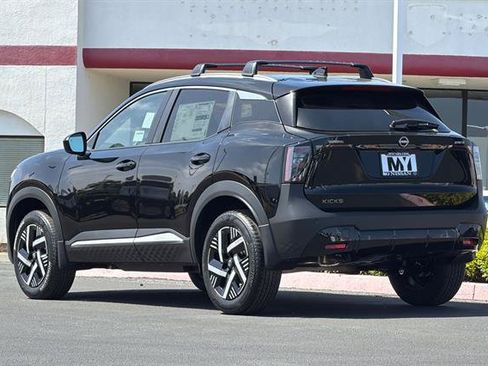 New 2026 Nissan Kicks SV w/ Charging Package FWD image 6