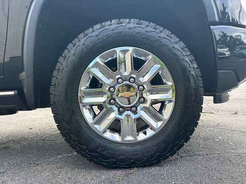 Used 2024 Chevrolet Silverado 2500 High Country w/ High Country Premium Package AWD/4WD image 13