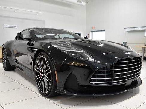 Used 2024 Aston Martin DB12 Coupe RWD image 7