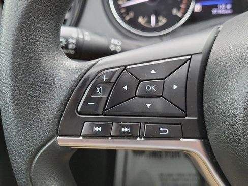 Used 2018 Nissan Rogue S image 31