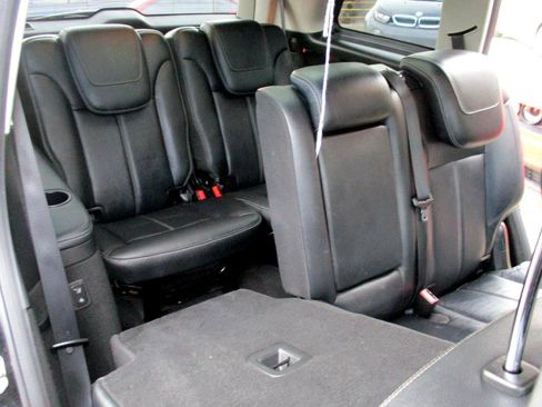 Used 2012 Mercedes-Benz GL 550 4MATIC image 13