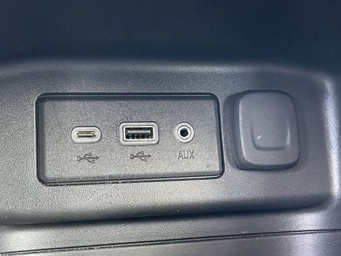 Used 2020 Chevrolet Equinox LT w/ Driver Convenience Package FWD image 20