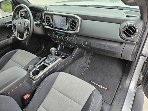 Used 2022 Toyota Tacoma TRD Off-Road w/ Technology Package AWD/4WD image 22