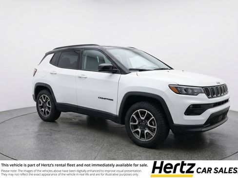 Used 2025 Jeep Compass Trailhawk image 1