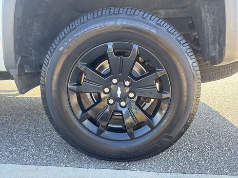 Used 2019 Chevrolet Colorado Z71 w/ LPO, Premium Interior Package image 12