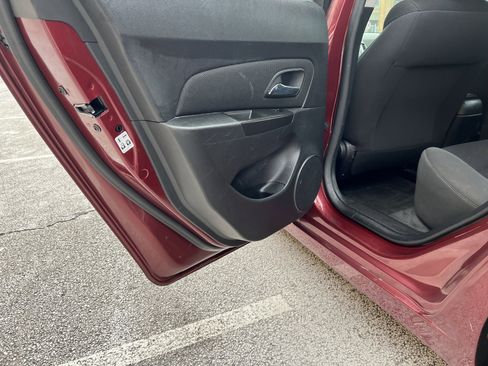 Used 2016 Chevrolet Cruze LT w/ Technology Package image 31