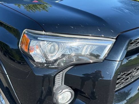Used 2019 Toyota 4Runner SR5 AWD/4WD image 12
