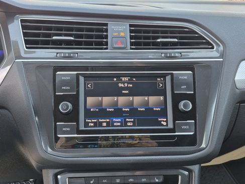 Used 2022 Volkswagen Tiguan S FWD image 25
