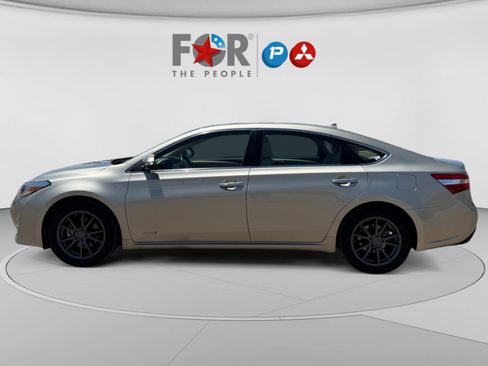 Used 2014 Toyota Avalon Limited w/ Technology Package FWD image 2