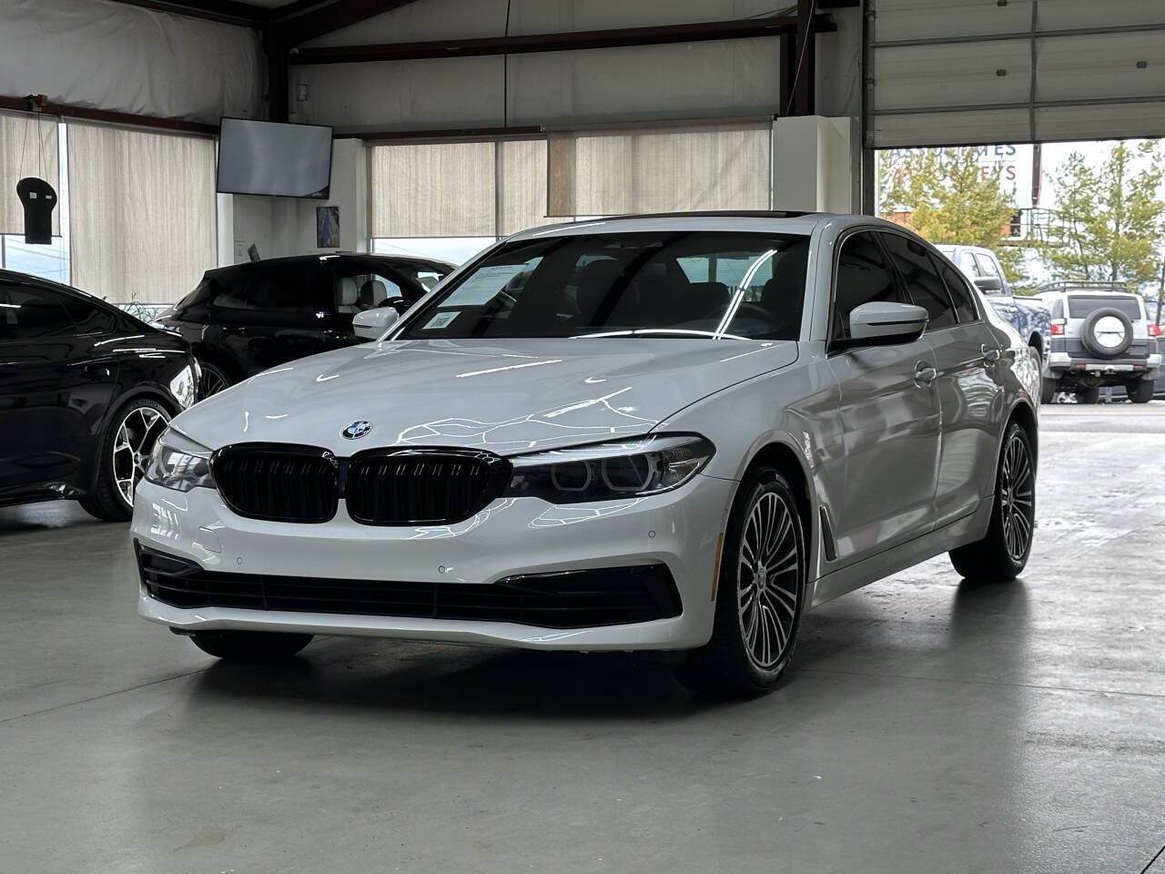 Used 2020 BMW 530i w/ Convenience Package RWD image 5