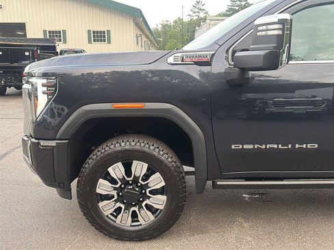 Used 2024 GMC Sierra 3500 Denali AWD/4WD image 21