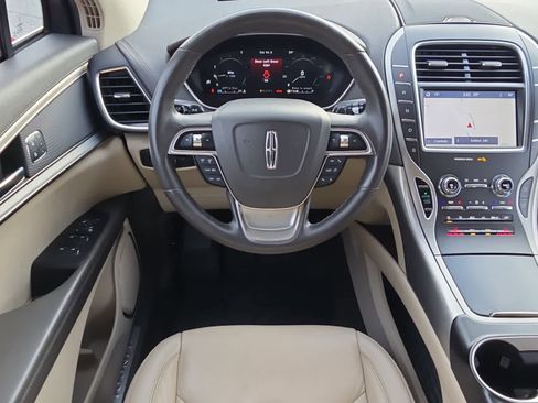 Used 2020 Lincoln Nautilus Premier w/ Equipment Group 101A image 7