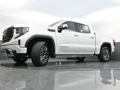 Used 2023 GMC Sierra 1500 Denali Ultimate image 30