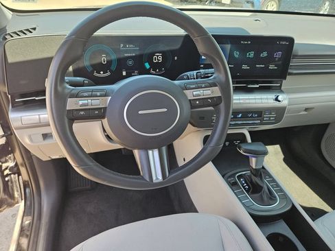 Used 2025 Hyundai Kona SEL FWD image 17