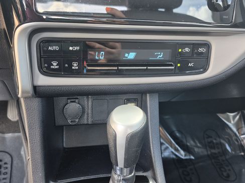 Used 2019 Toyota Corolla LE FWD image 25