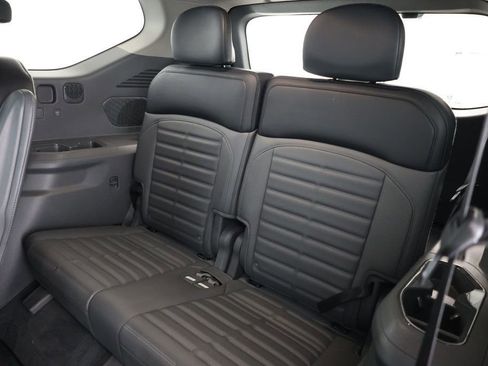 Used 2024 Kia EV9 Land image 19