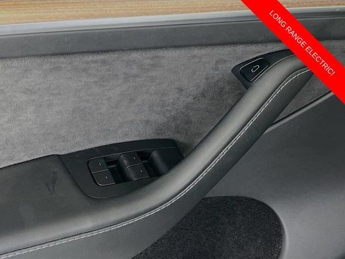 Used 2022 Tesla Model Y Long Range AWD/4WD image 10
