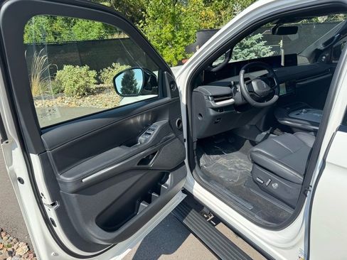 New 2025 Lincoln Navigator L Reserve w/ Jet Appearance Package image 29