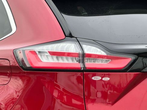 Used 2022 Ford Edge SEL w/ Convenience Package image 11